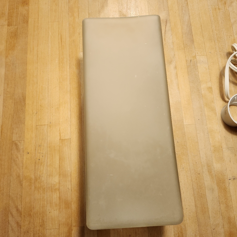 GRONO lamp 11" x 4.5" x 4.5" cool frosted glass simple but strong east light. - Picture 4 of 9